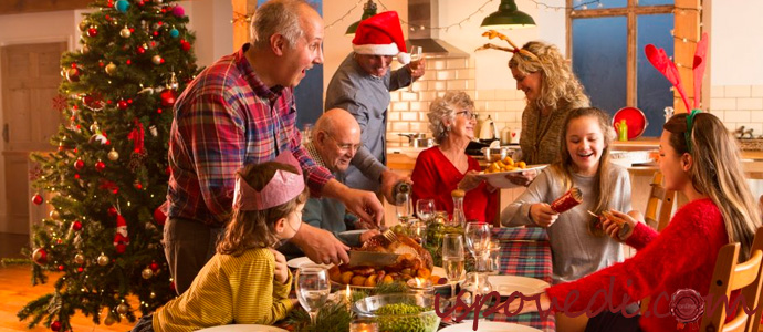 большая дружная семья на празднике