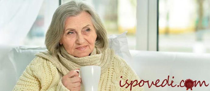 женщина с чашкой чая