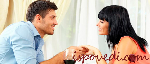 парень и девушка в кафе