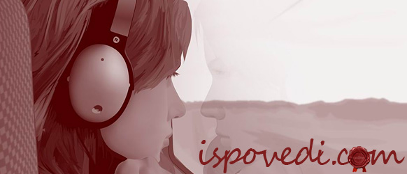 Девушка в наушниках