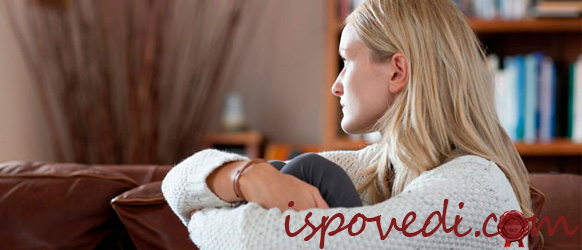 печальная девушка