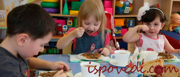 Поссорилась со свекровью из-за питания моего ребёнка